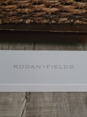 New! Rodan + Fields Silver Water Bottle With White Logo